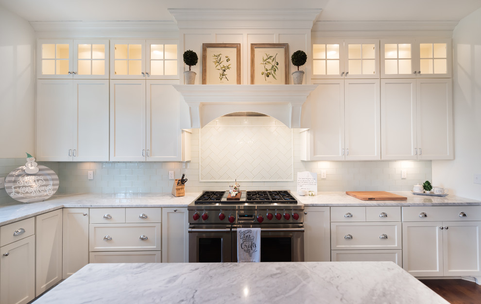 Plat panel White Kitchen Owensboro, KY Traditional Kitchen