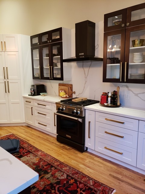 Plenty of storage space with these 3 drawer base cabinets and spice drawers  for - Contemporary - Kitchen - Phoenix - by One Source Cabinets - Arizona |  Houzz UK