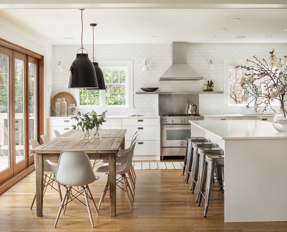Design ideas for a classic kitchen/diner in Vancouver.