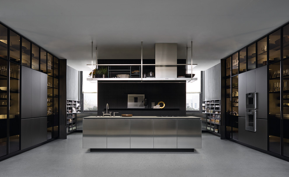 Große Moderne Küche mit Edelstahlfronten, Küchengeräten aus Edelstahl und Kücheninsel in Sydney