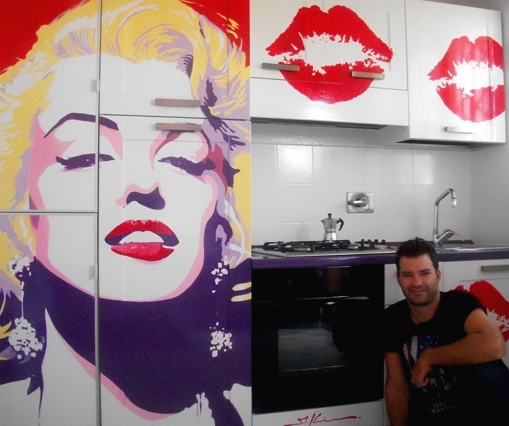 Pop art kitchen (Marilyn Monroe) Modern Kitchen Rome by Marco