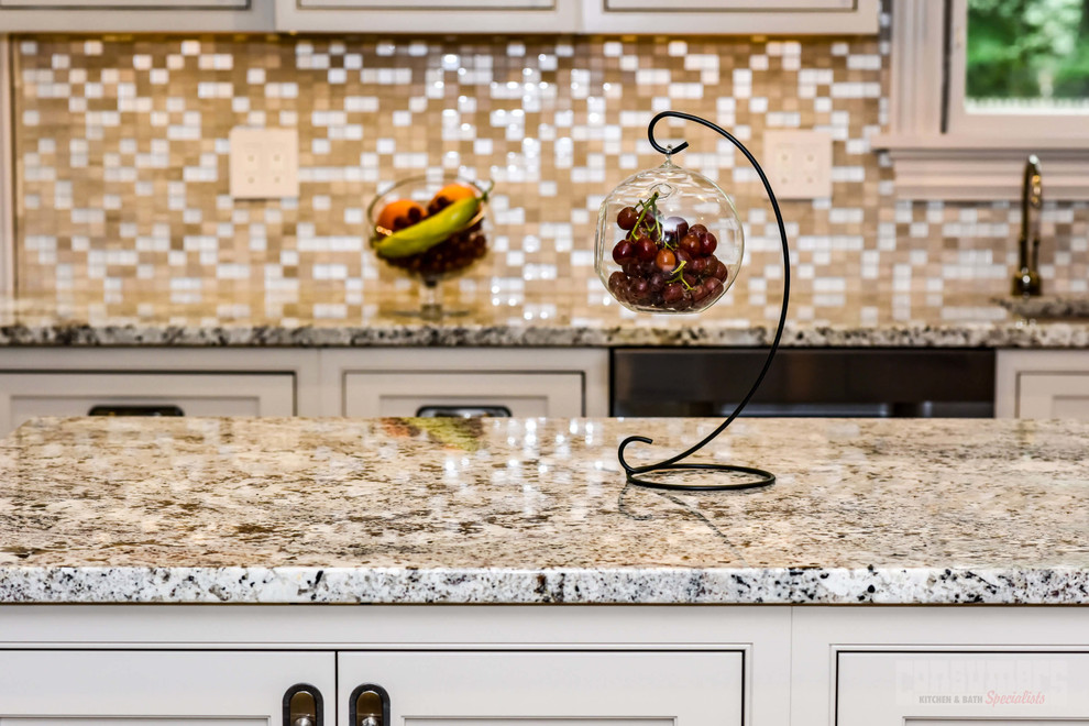 Port Jefferson Porcini Kitchen New York by Consumers Kitchens