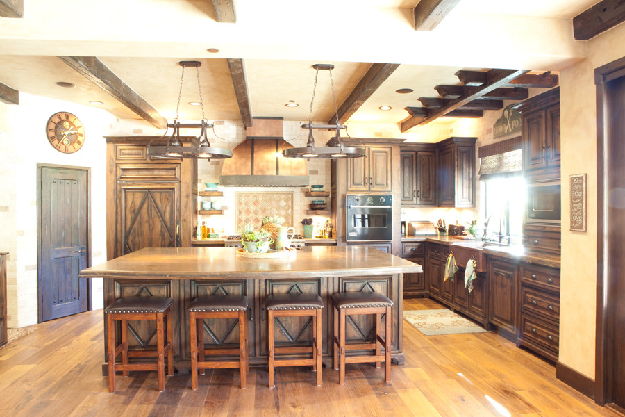 Inspiration for a farmhouse kitchen remodel in Orange County