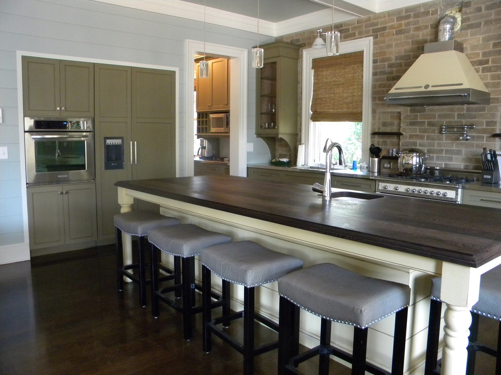 Inspiration for a contemporary kitchen remodel in Charleston