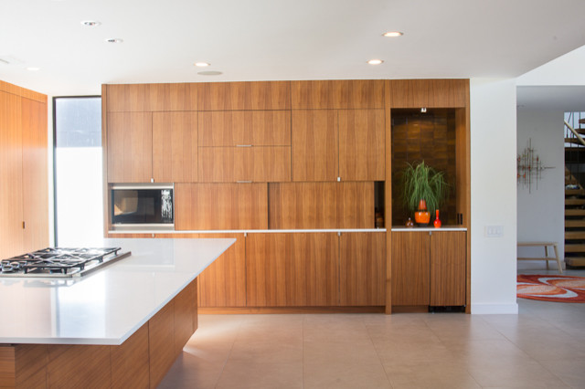 Photo of a modern kitchen in Dallas.