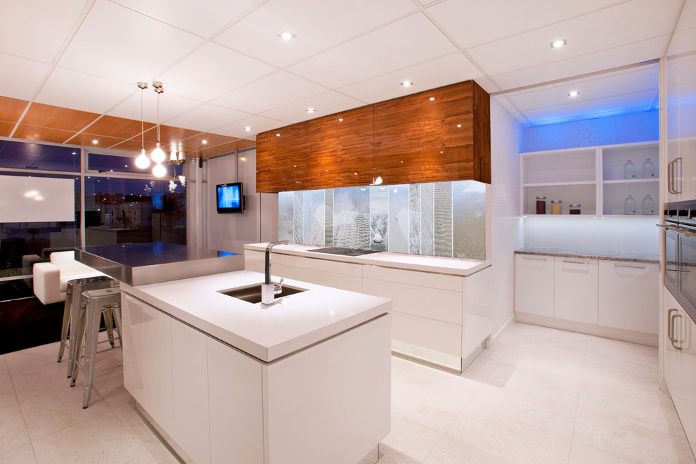 Printed image splashback / backsplash Contemporary Kitchen