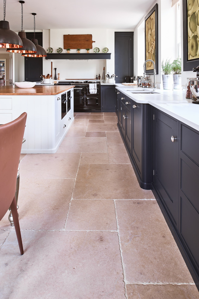 Stilmix Küche mit Kalkstein in Wiltshire