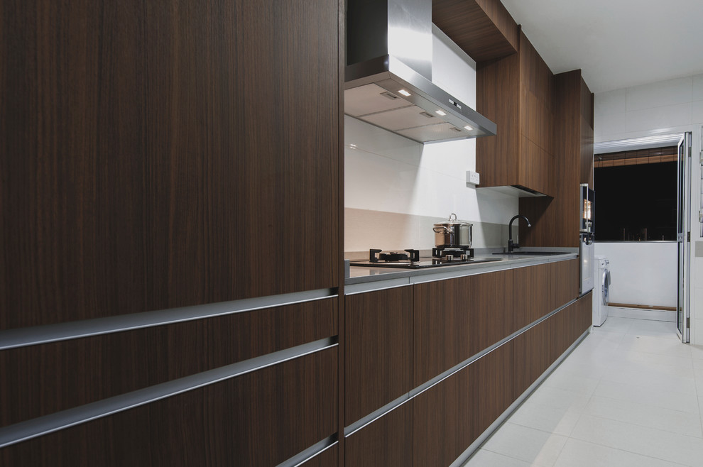 Inspiration for a contemporary kitchen in Singapore.