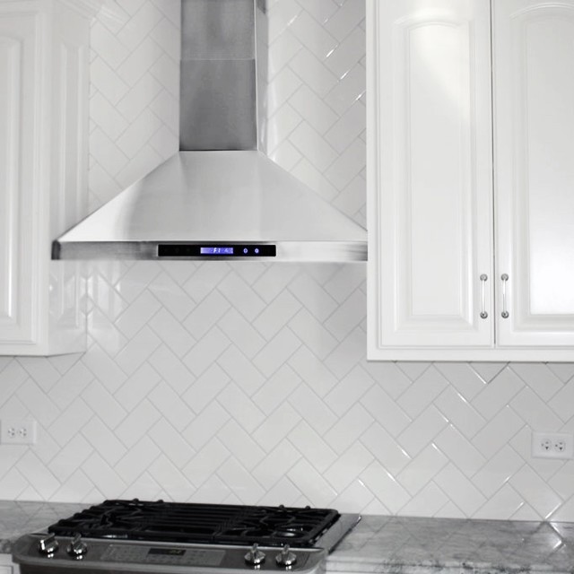 ProLine PLJW 129E Wall Mounted Range Hood. Customer Kitchen