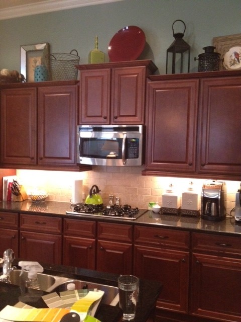 Example of an eclectic kitchen design in Nashville