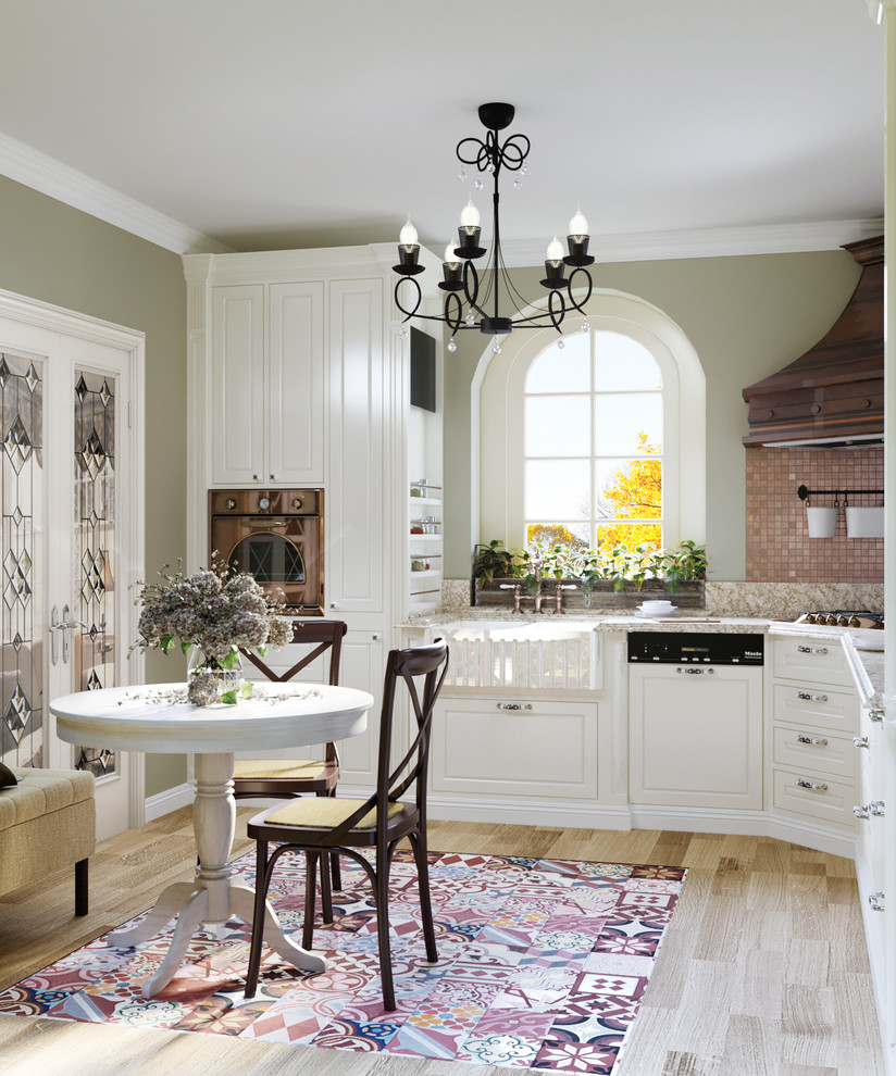 Inspiration for a timeless kitchen remodel in Gloucestershire