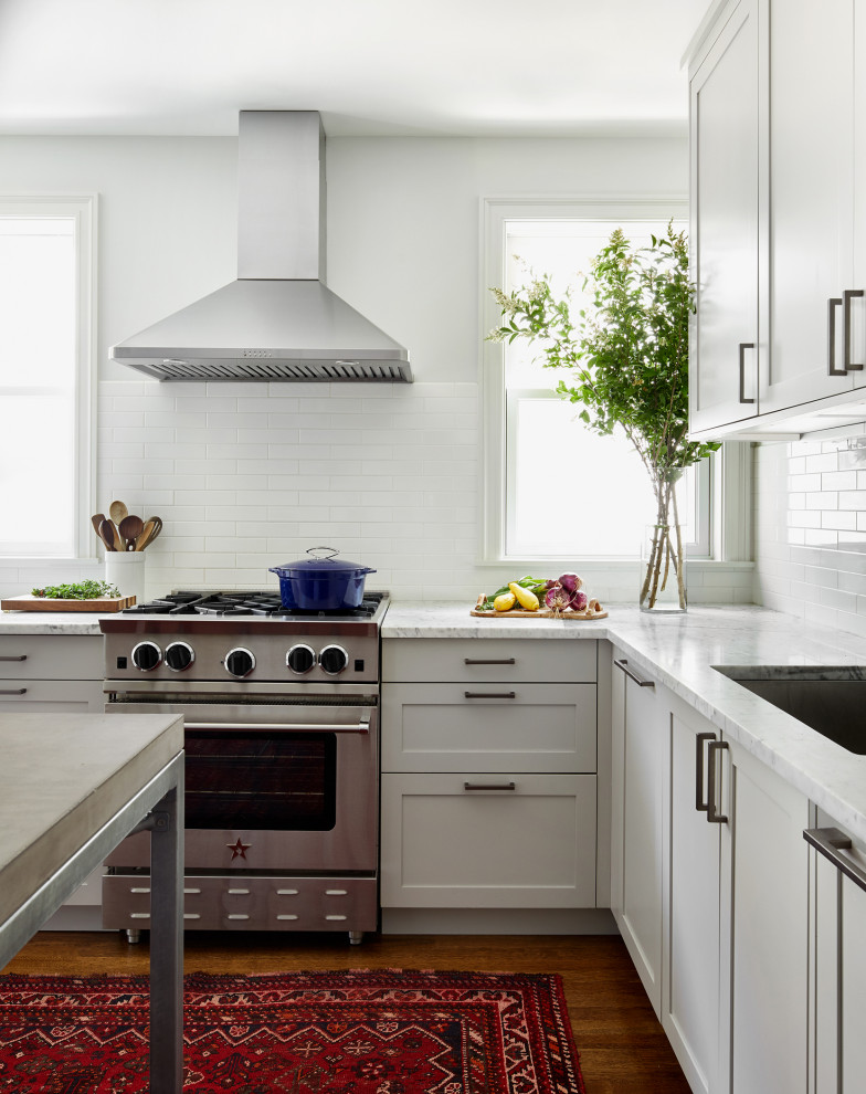 Inspiration for a traditional kitchen in New York.