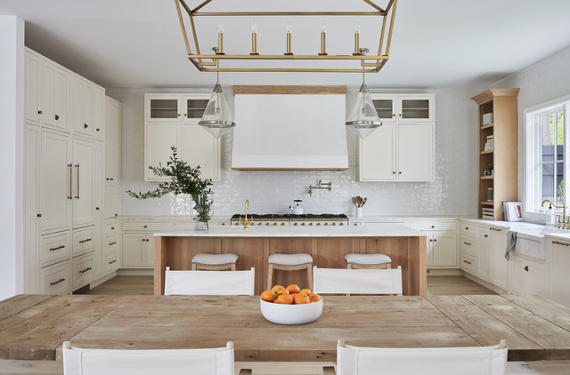 https://st.hzcdn.com/simgs/pictures/kitchens/provence-french-country-style-home-cabinet-plant-img~26b13e850cf4832a_4-0357-1-2710600.jpg