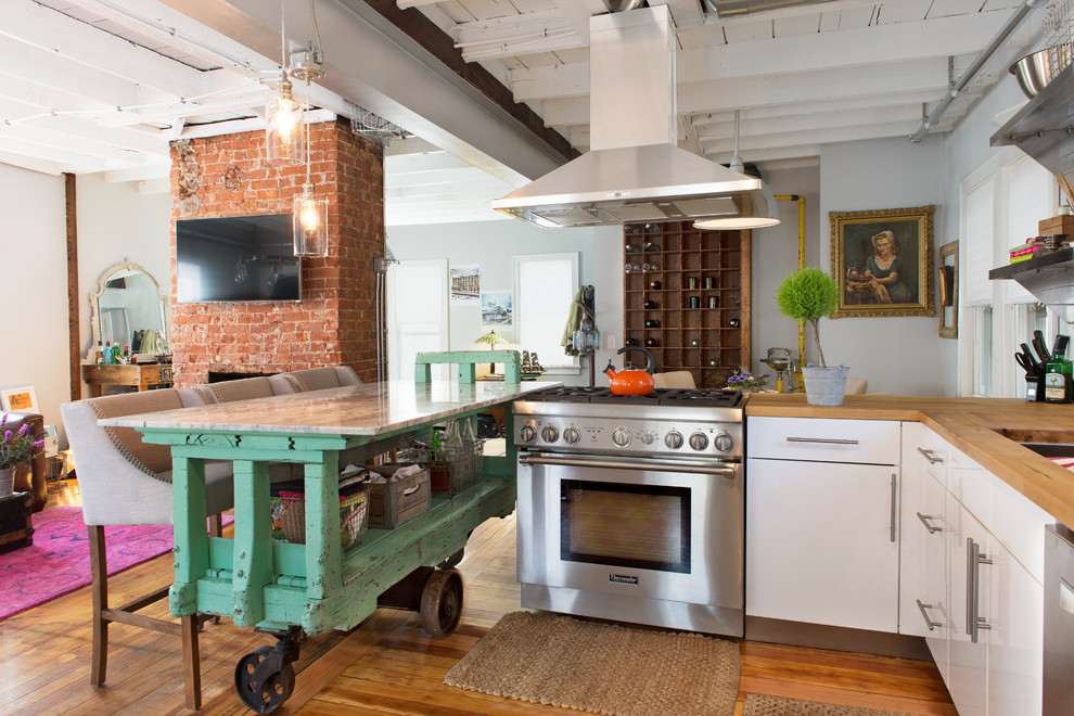 Kitchen - eclectic kitchen idea in Providence