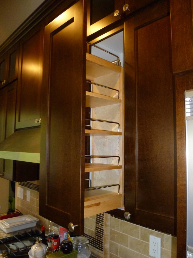 Pull Out Spice Rack Traditional Kitchen Columbus by ShelfGenie
