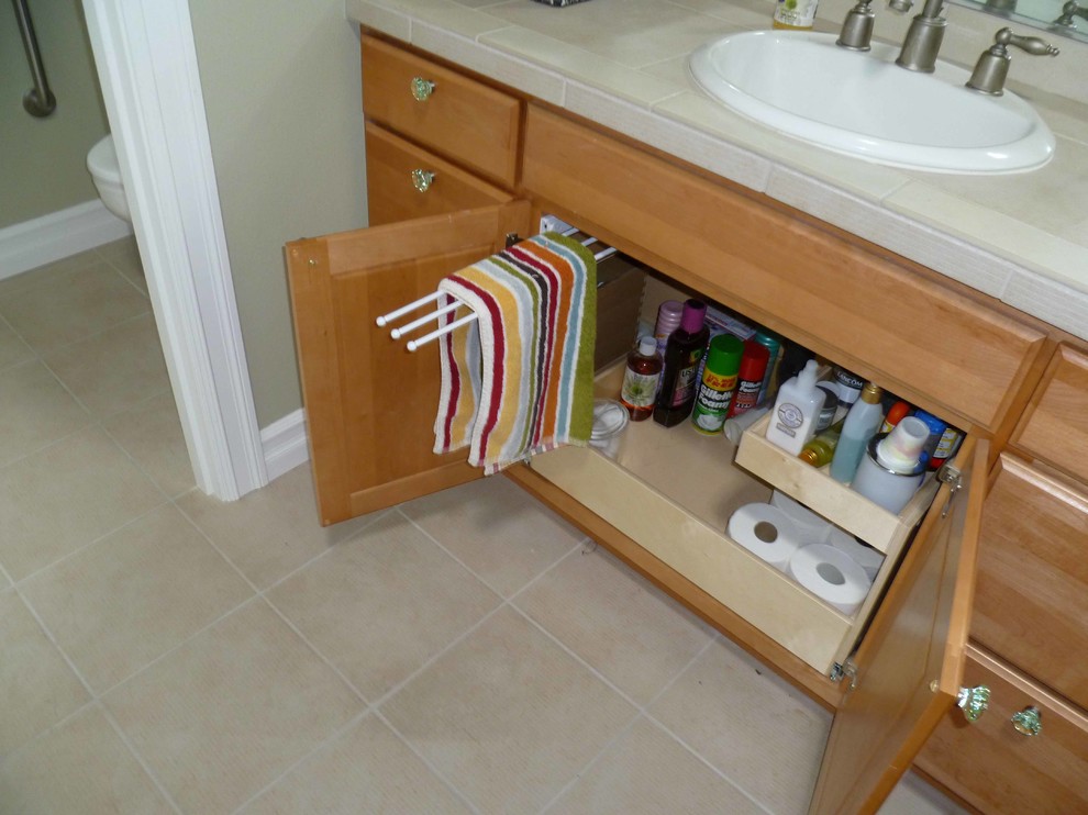 pull out towl bar inside kitchen cabinet