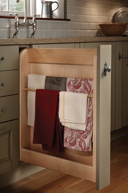 https://st.hzcdn.com/simgs/pictures/kitchens/pull-out-towel-rack-wood-mode-fine-custom-cabinetry-img~2cf1e7b80360f521_4-8450-1-1fec944.jpg