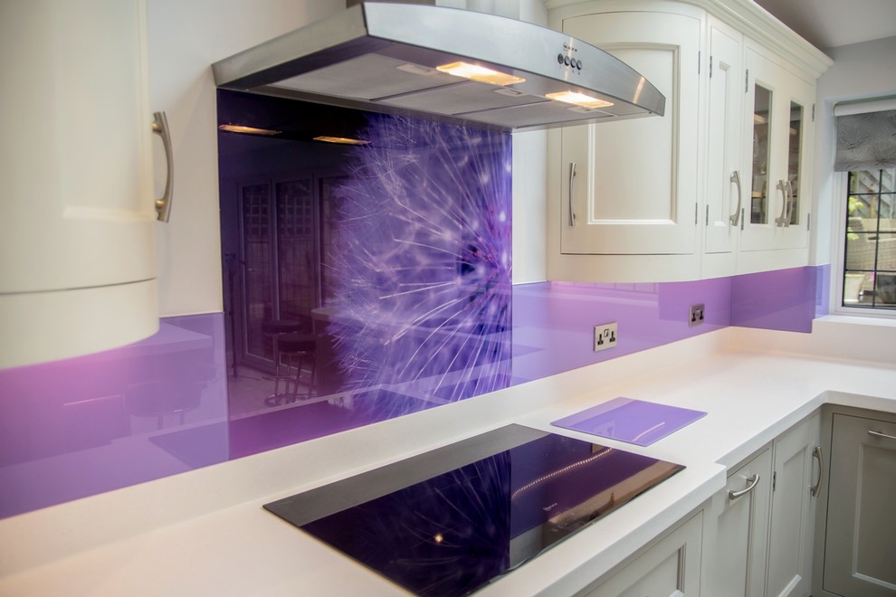 Idéer för att renovera ett funkis kök, med glaspanel som stänkskydd