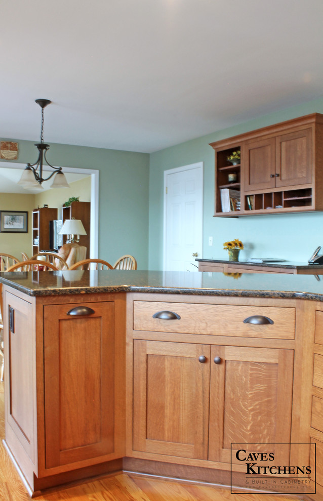 Quarter Sawn White Oak Kitchen with Island & Desk Area - Transitional