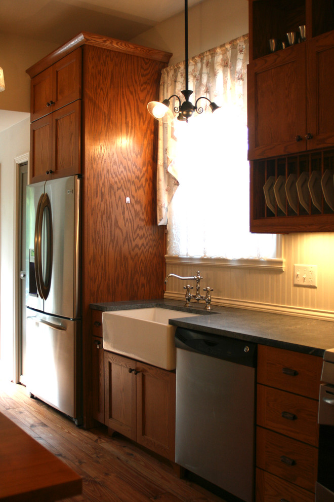Queen Anne Kitchen Traditional Kitchen Chicago by gordon