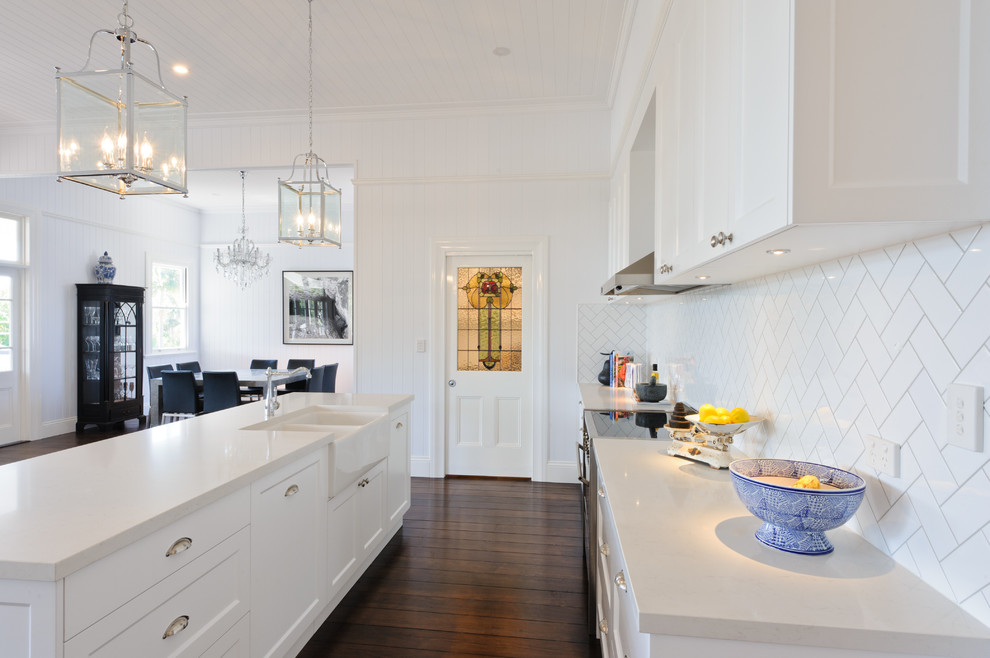 Queenslander Traditional Kitchen Brisbane by Q Kitchens & Bathrooms
