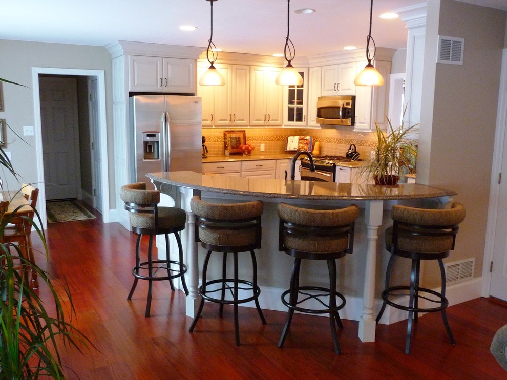 Radius seating area Traditional Kitchen Philadelphia by Kitchen