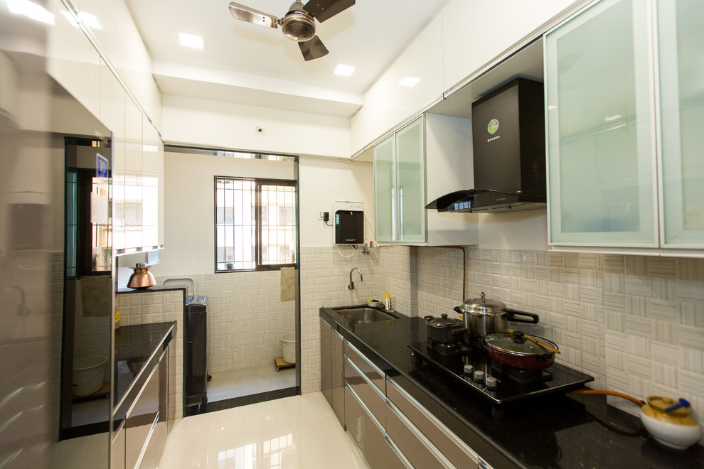 Inspiration for a kitchen remodel in Mumbai