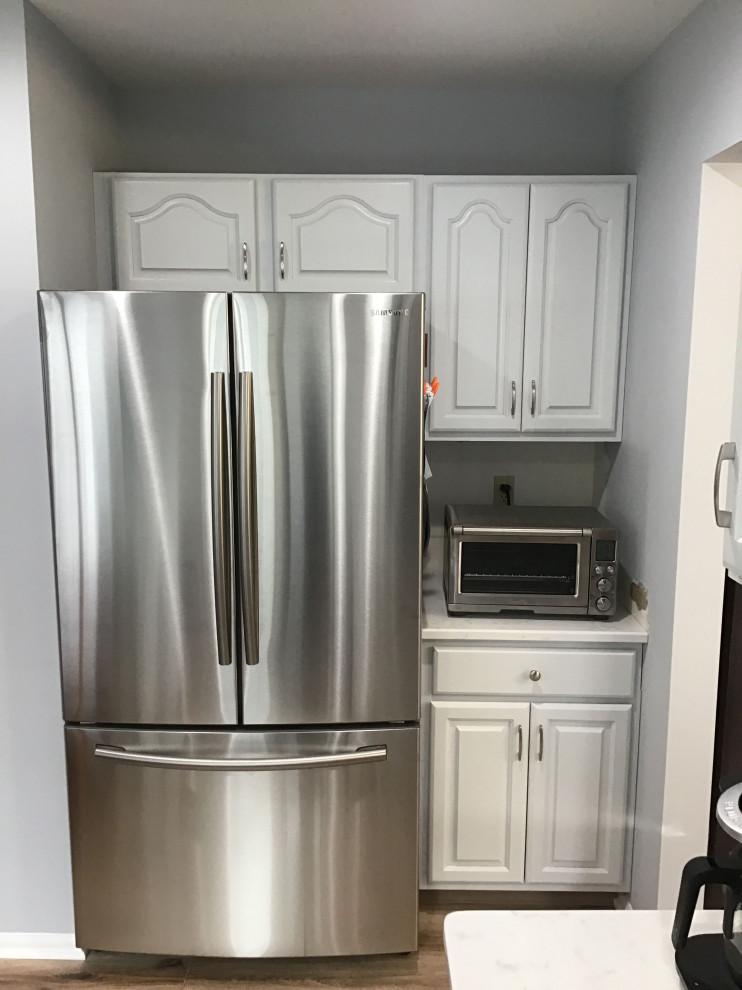 Curated visual reference: Visual Reference: Raised Panel Oak Cabinet Finished In Mineral Ice Kitchen