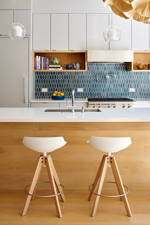 blue picket tile backsplash