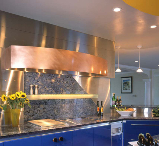 Geschlossene, Große Moderne Küche in U-Form mit Granit-Arbeitsplatte in Edinburgh