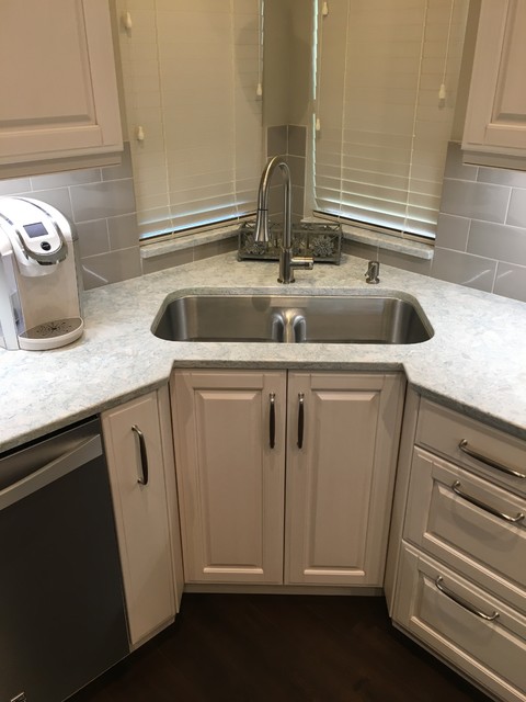 Recessed Corner Sink Cabinet With A Low Divide Sink Set In Montgomery Counter Transitional Kitchen Houston By Bay Area Kitchens Houzz