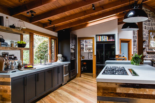https://st.hzcdn.com/simgs/pictures/kitchens/recycled-timber-industrial-style-smith-and-smith-kitchens-img~211193f30d49025d_3-6979-1-a0db8d5.jpg