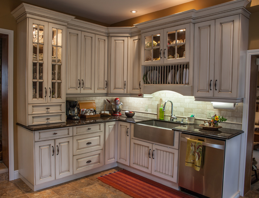 Eclectic kitchen photo in Toronto