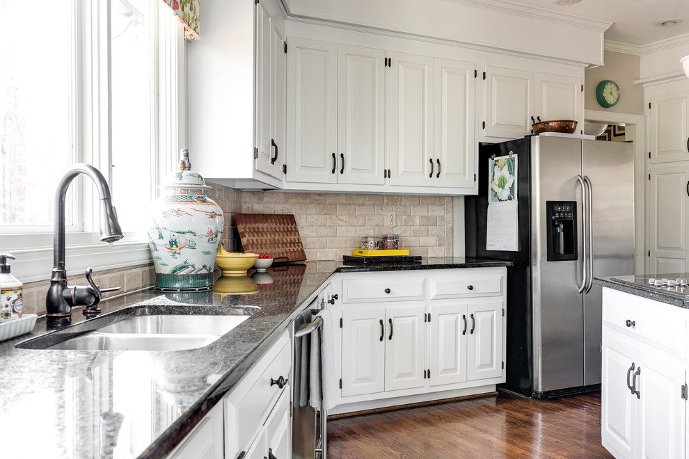 Inspiration for a timeless kitchen remodel in Richmond