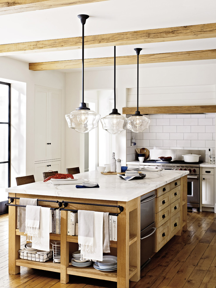 Kitchen - contemporary kitchen idea in Portland