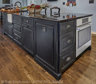 Cream Kitchen with Wood Effect and Black Accessories Stock Photo - Image of  kitchen, black: 52822304