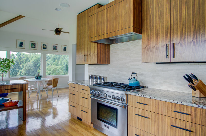 Example of a 1960s kitchen design in Raleigh