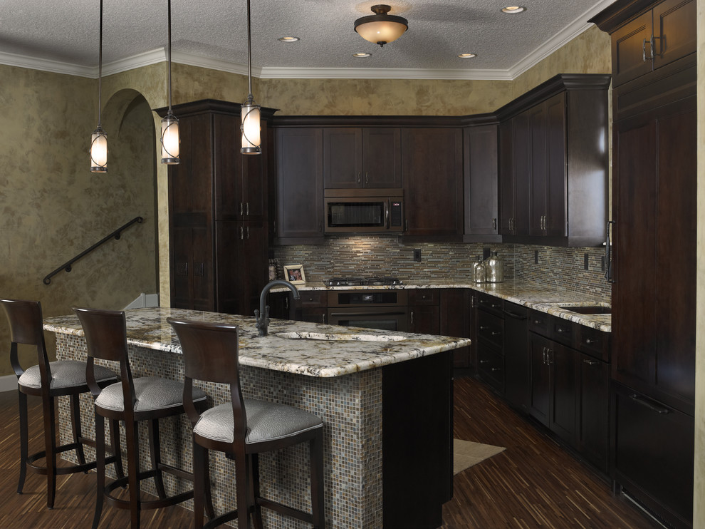 This is an example of a modern kitchen in Jacksonville.