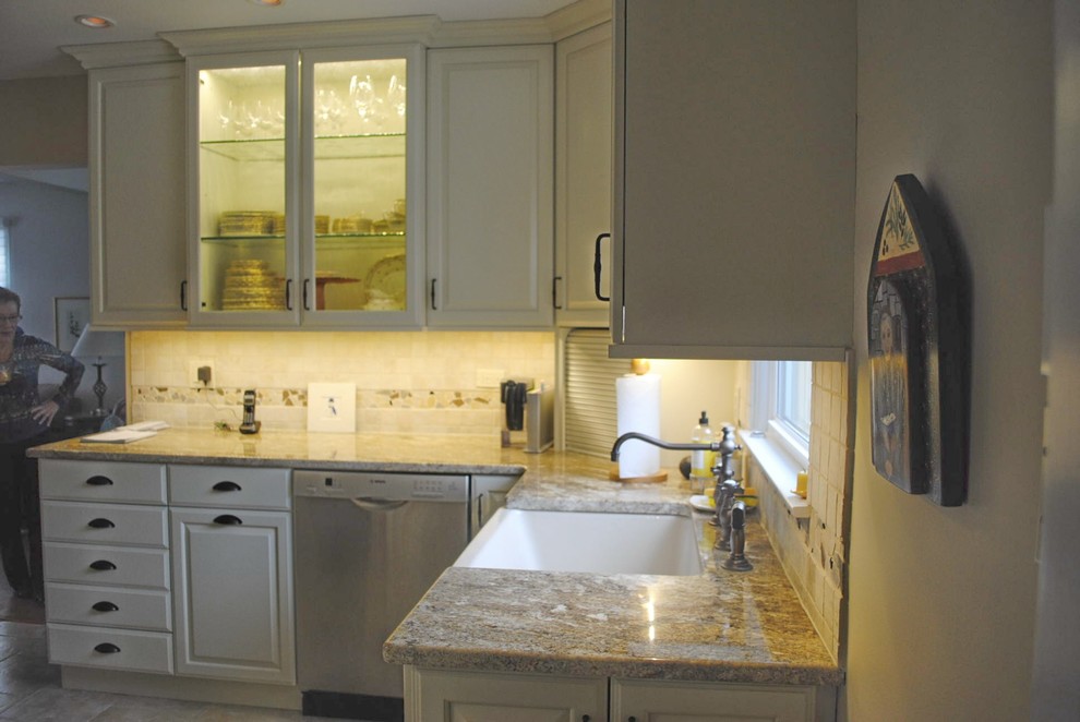 Removed soffits to maximize storage Traditional Kitchen Chicago