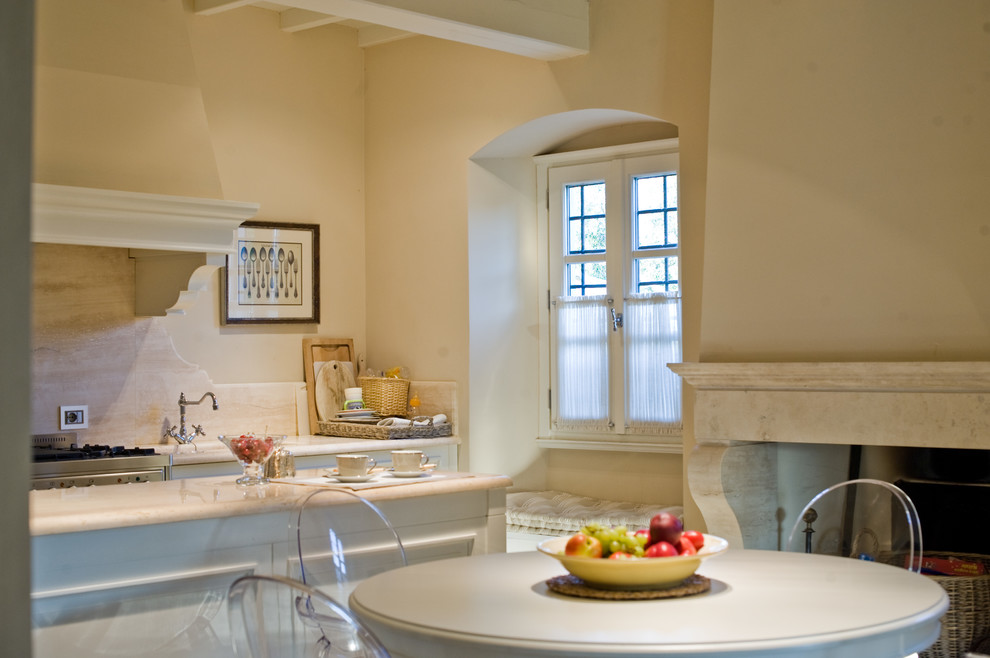 Design ideas for a rural kitchen in Florence.