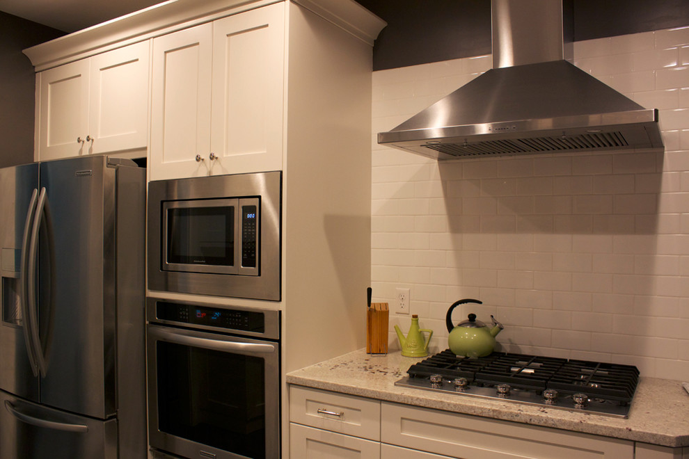 ソルトレイクシティにあるトランジショナルスタイルのおしゃれなキッチンの写真