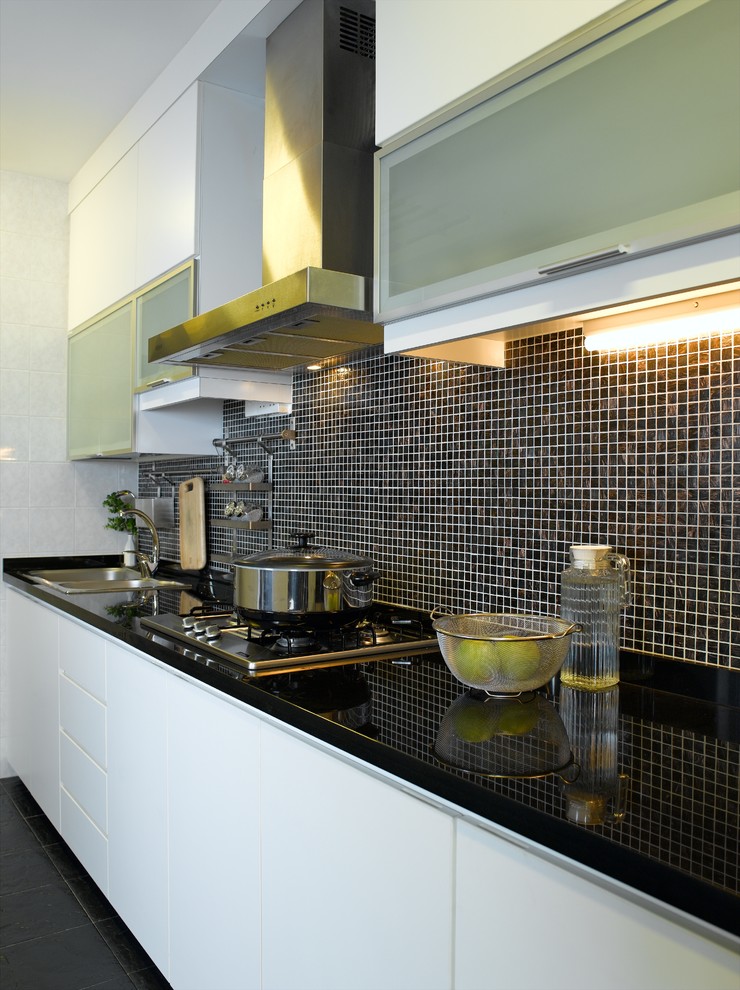 Inspiration for a contemporary kitchen remodel in Singapore