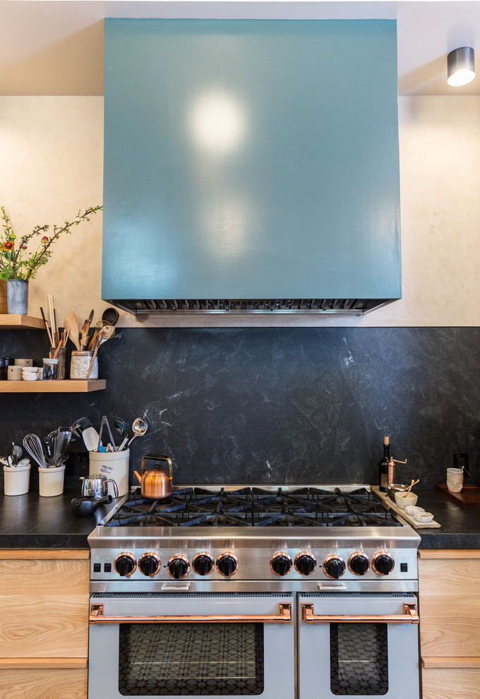 サンフランシスコにあるエクレクティックスタイルのおしゃれなキッチンの写真