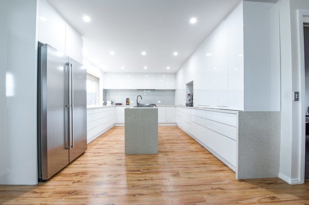Kitchen - contemporary kitchen idea in DC Metro