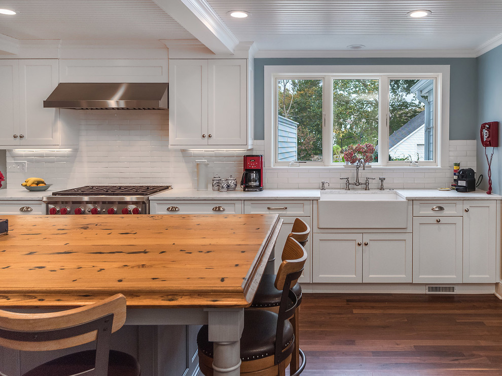 Restored Beach House in Madison CT Campagne Cuisine Autres