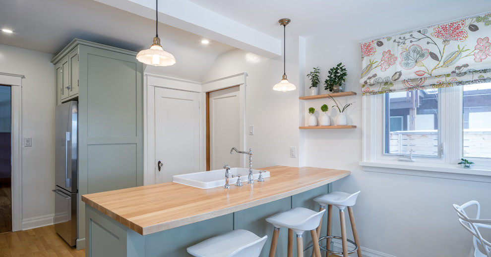 Rhonda's Kitchen Farmhouse Kitchen Ottawa by Grassroots Design