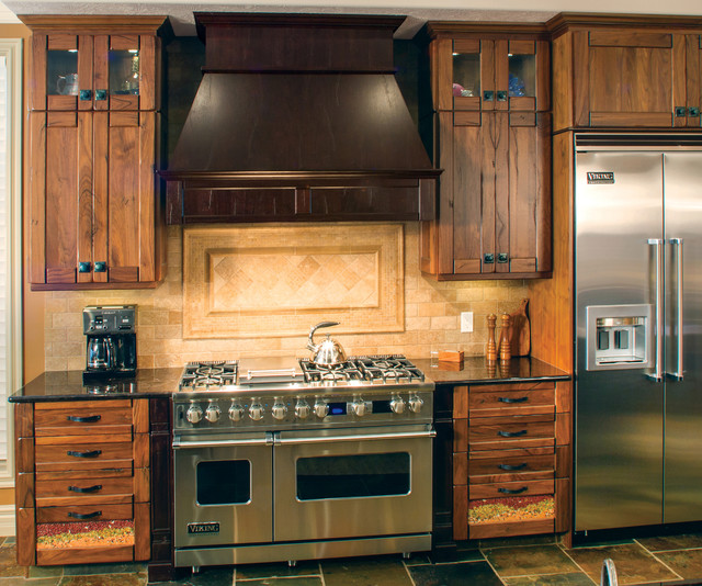 Rich Contrasts - Craftsman - Kitchen - Edmonton - by Huntwood Custom