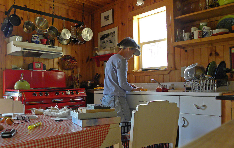 Farmhouse kitchen photo in Boise