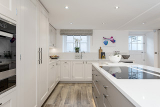 75 Beautiful Kitchen With Shaker Cabinets Ideas Designs June 2021 Houzz Uk