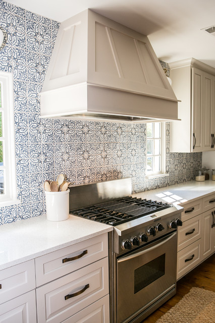 Rocking Kitchen! - Landhausstil - Küche - Atlanta - von Kat Nelson Designs